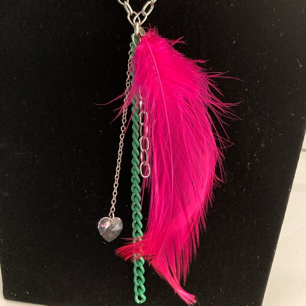 SilverTone chain with unique bright pendant